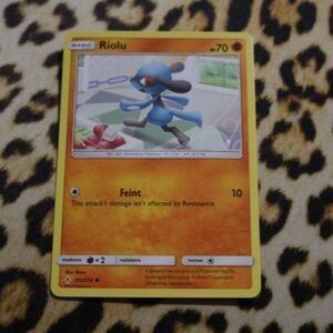 Riolu 102/214 Pokemon Card